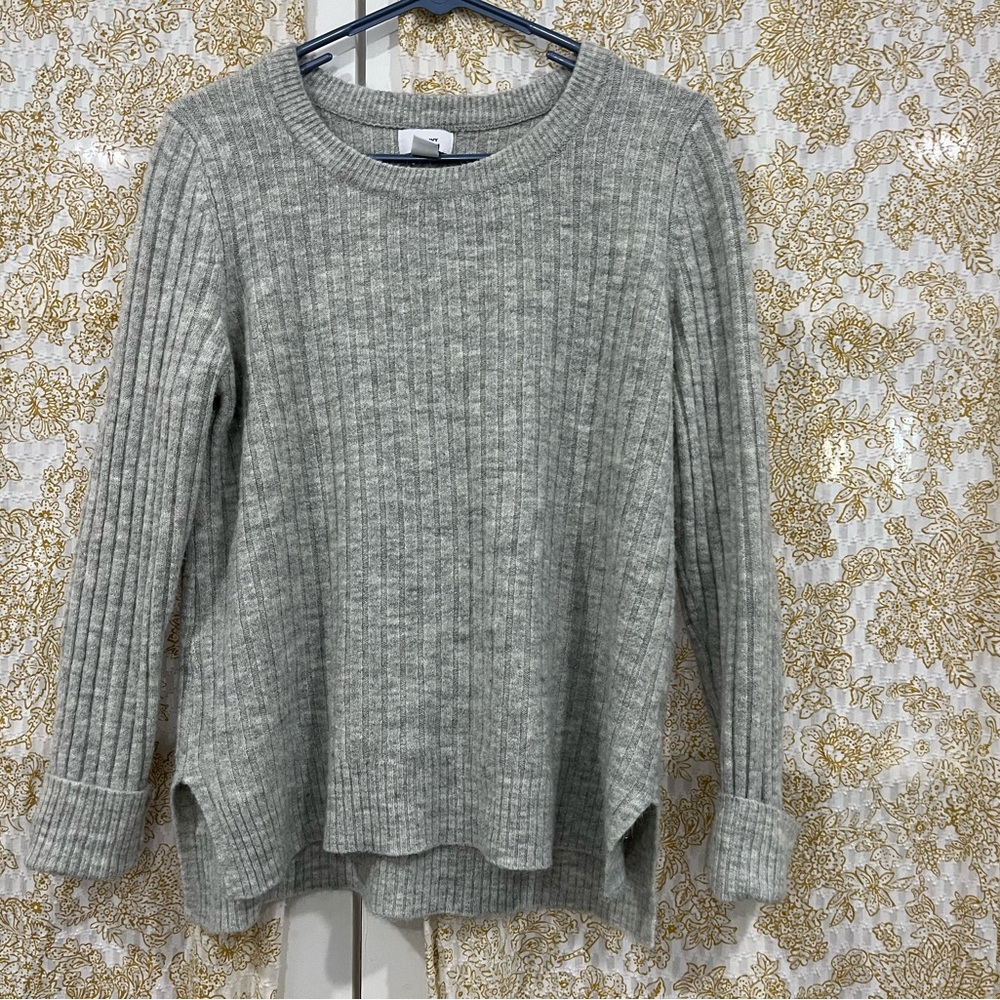 Old Navy Light Gray Ribbed Sweater